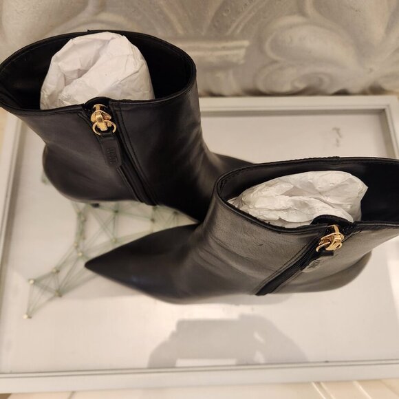 SCHUTZ Leather "Mikki" Point toe Booties. NIB. Size 7 - Picture 5 of 12